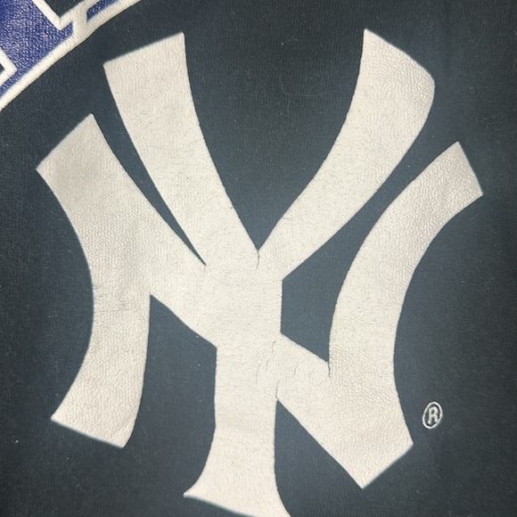 Vintage 90s MLB New York Yankees Tee - MLB, Black with White and Blue Print - XL - Picture 5 of 9